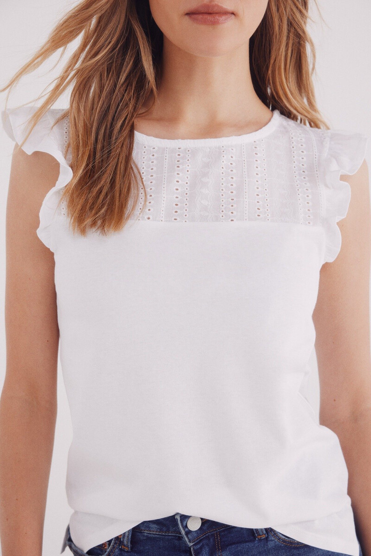 Playera bordados volantes